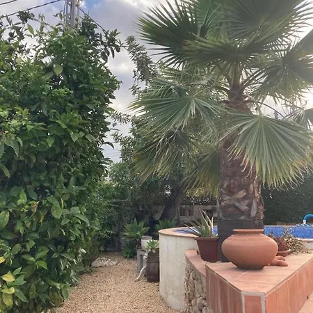 Bed & Breakfast Casa Mina Available