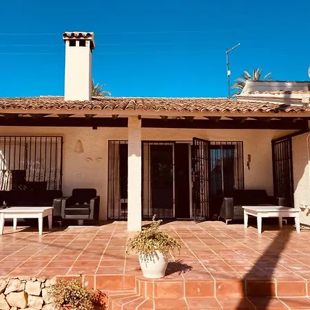 Bed & Breakfast Casa Mina Available *
