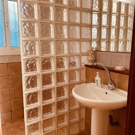 Bed & Breakfast Casa Mina Available *